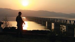 Yunanistan'a kaçmaya çalışan üç şahıs hudutta yakalandı