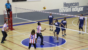 Kurumlar Arası Voleybol Maçlarında Heyecan Devam Ediyor