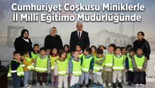 Cumhuriyet Coşkusu Miniklerle İl Millî Eğitim Müdürlüğüne Taşındı